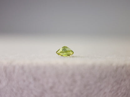 0932-1-1　スフェーン　0.15ct