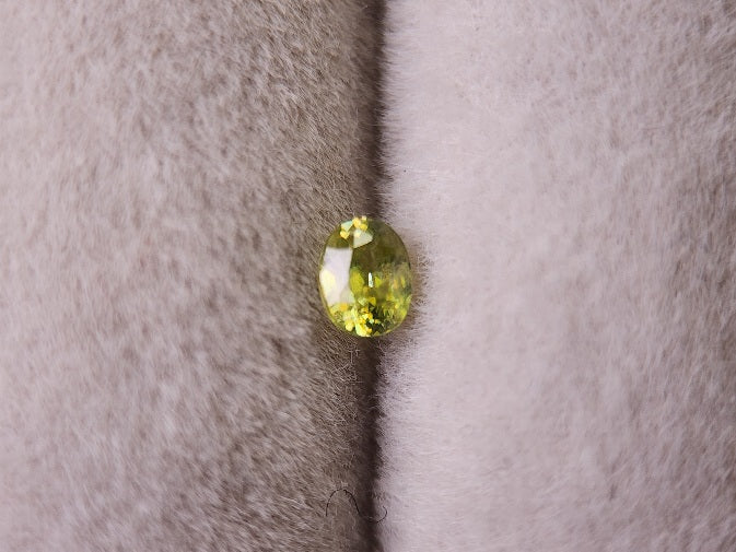 0932-1-1　スフェーン　0.15ct