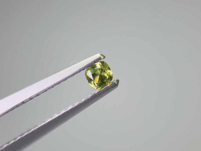 0932-1-2　スフェーン　0.14ct