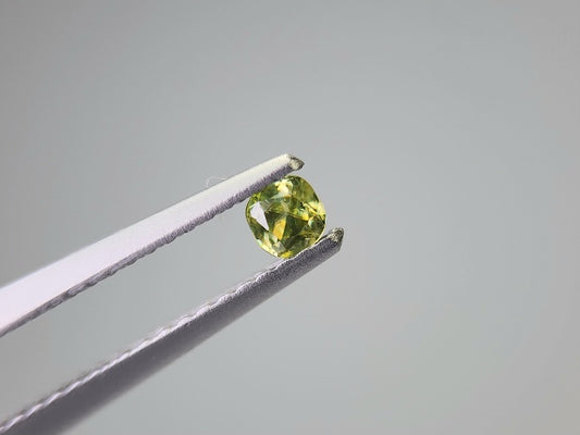 0932-1-2　スフェーン　0.14ct