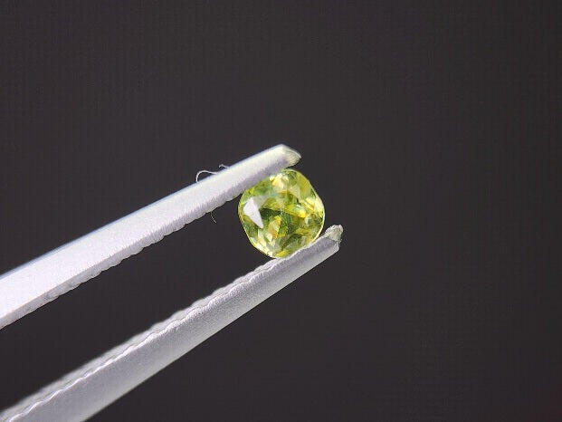 0932-1-2　スフェーン　0.14ct