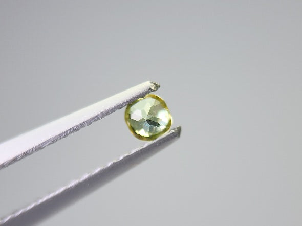 0932-1-2　スフェーン　0.14ct