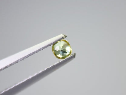 0932-1-2　スフェーン　0.14ct