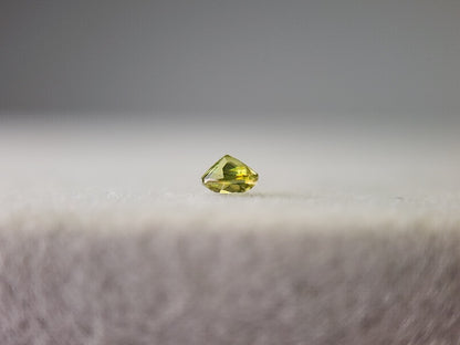 0932-1-2　スフェーン　0.14ct