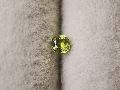 0932-1-2　スフェーン　0.14ct