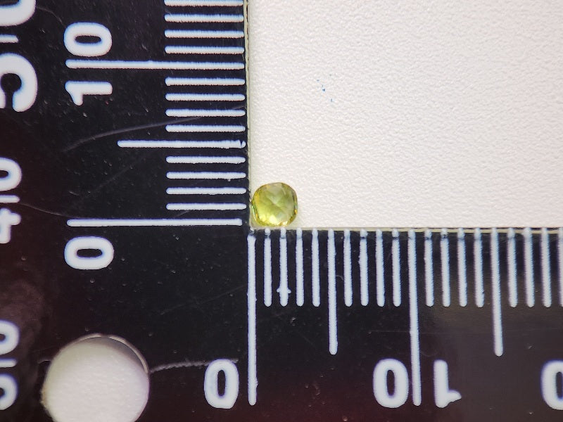 0932-1-2　スフェーン　0.14ct