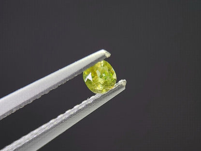 0932-1-3　スフェーン　0.14ct