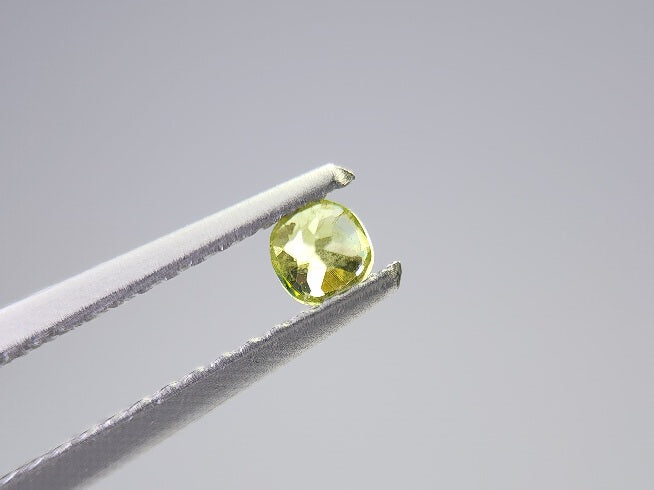 0932-1-3　スフェーン　0.14ct