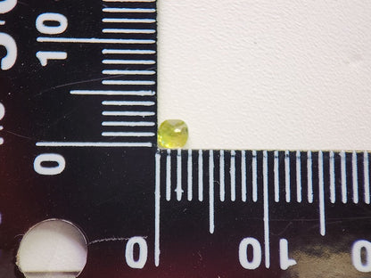 0932-1-3　スフェーン　0.14ct