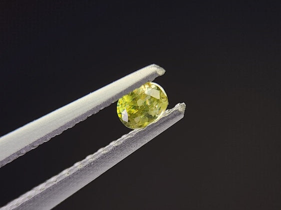 0932-1-5　スフェーン　0.13ct