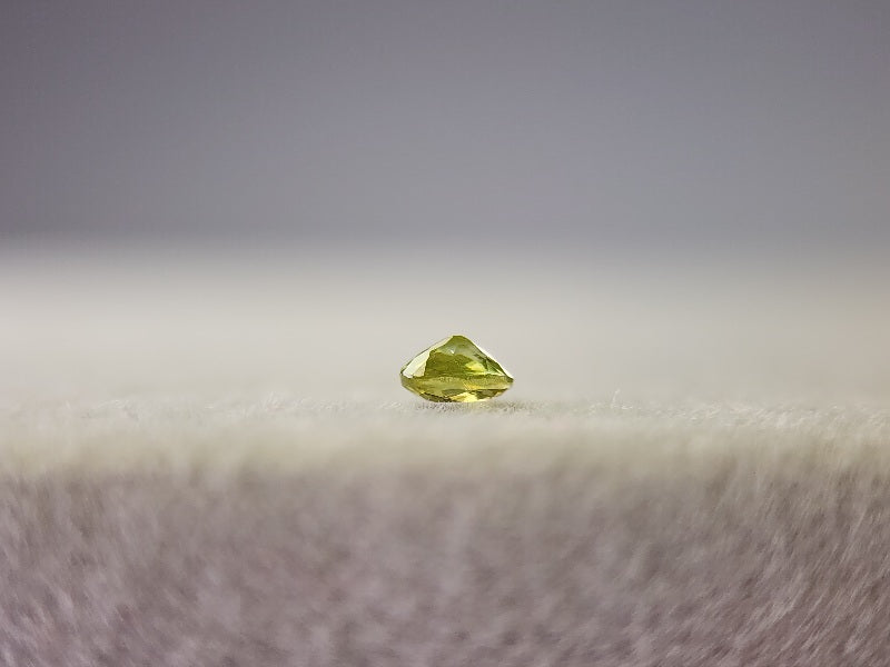 0932-1-5　スフェーン　0.13ct