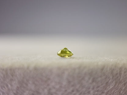 0932-1-5　スフェーン　0.13ct