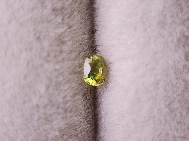 0932-1-5　スフェーン　0.13ct