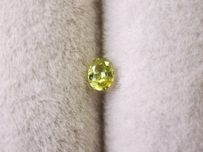 0932-1-4　スフェーン　0.13ct