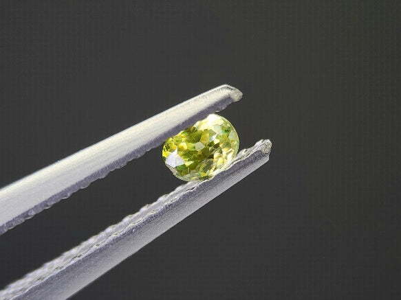 0932-1-6　スフェーン　0.13ct