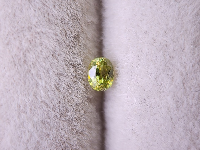 0932-1-6　スフェーン　0.13ct