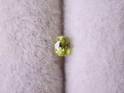 0932-1-6　スフェーン　0.13ct