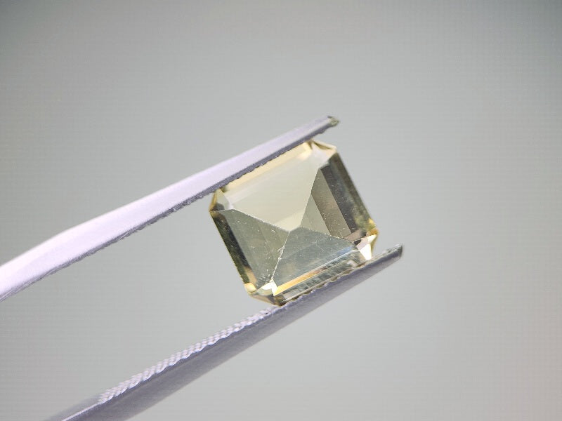 0473-1　イエローグリーンアパタイト　2.71ct