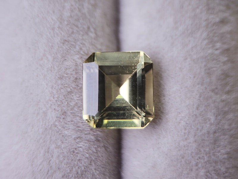 0473-1　イエローグリーンアパタイト　2.71ct