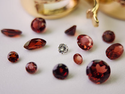 - nui ＆ me - （ぬいとわたし）／ レッド [丸型トップ]