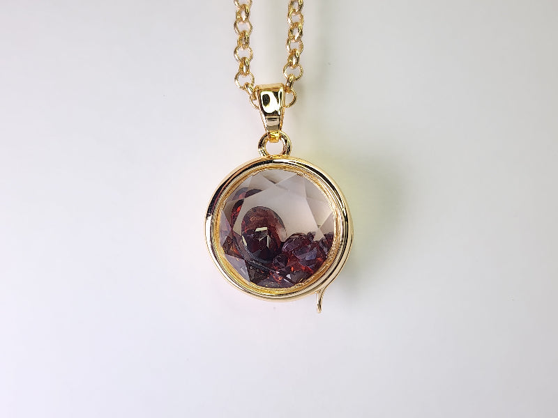 - nui ＆ me - （ぬいとわたし）／ レッド [丸型トップ]