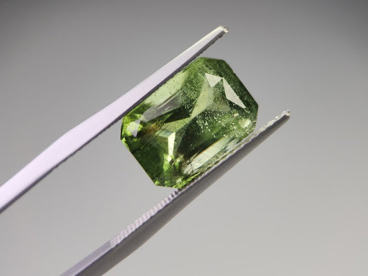 0196-1　ルチルペリドット　6.20ct