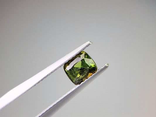 0197-1　クロムスフェーン　0.88ct