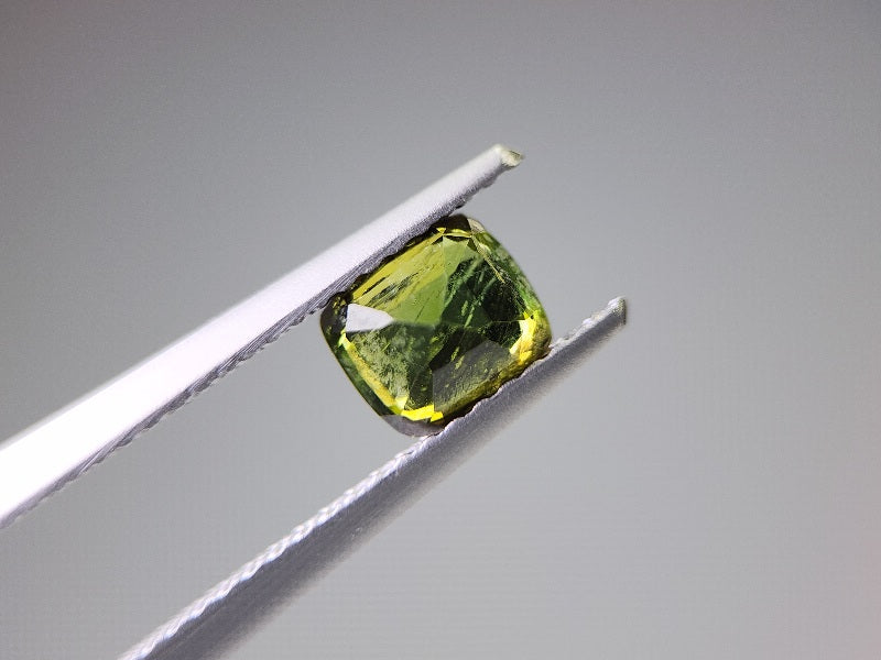 0197-1　クロムスフェーン　0.88ct
