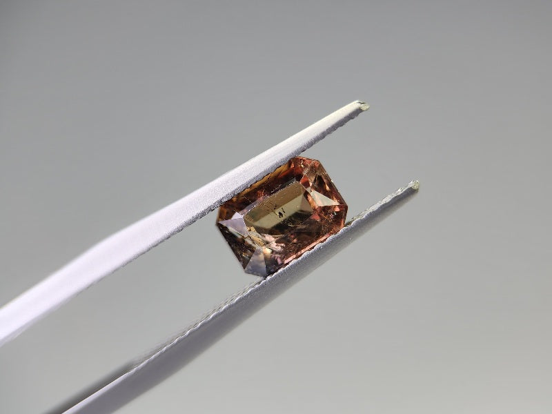 0556-1　アキシナイト　1.24ct