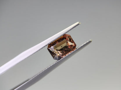 0556-1　アキシナイト　1.24ct