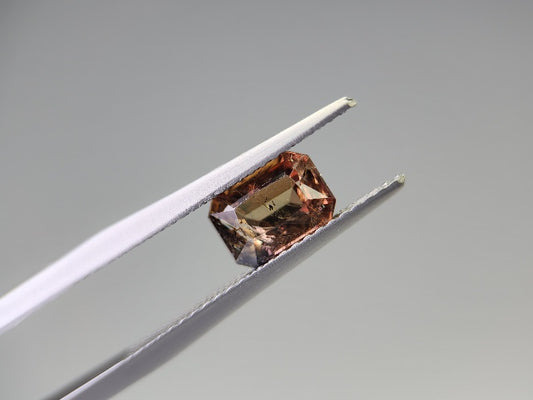 0556-1　アキシナイト　1.24ct