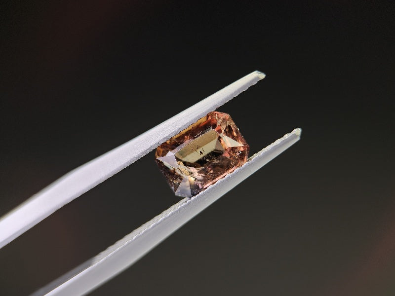 0556-1　アキシナイト　1.24ct