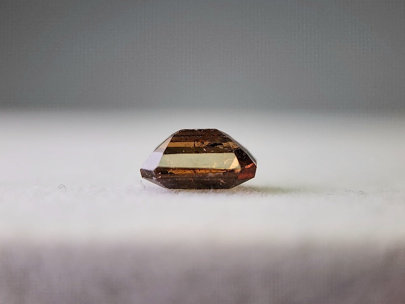 0556-1　アキシナイト　1.24ct