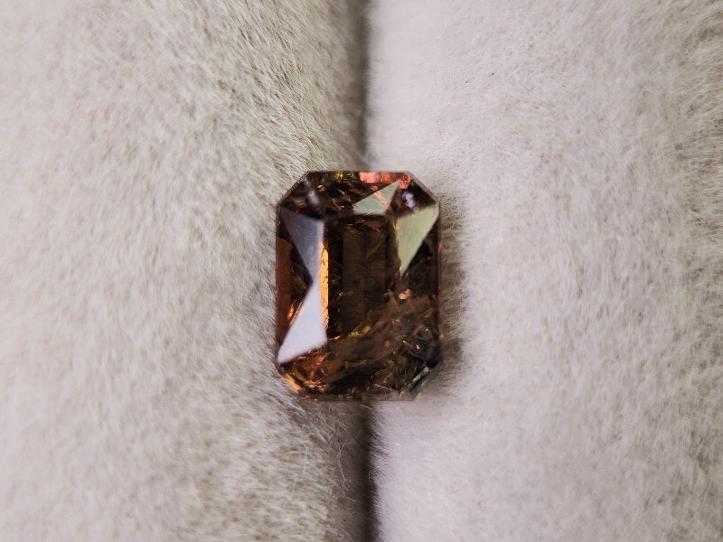 0556-1　アキシナイト　1.24ct