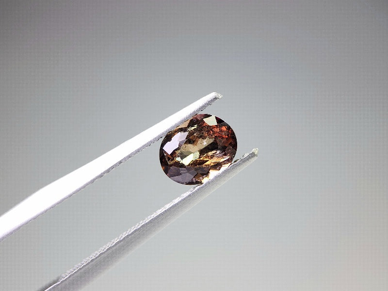 0556-3　アキシナイト　1.06ct