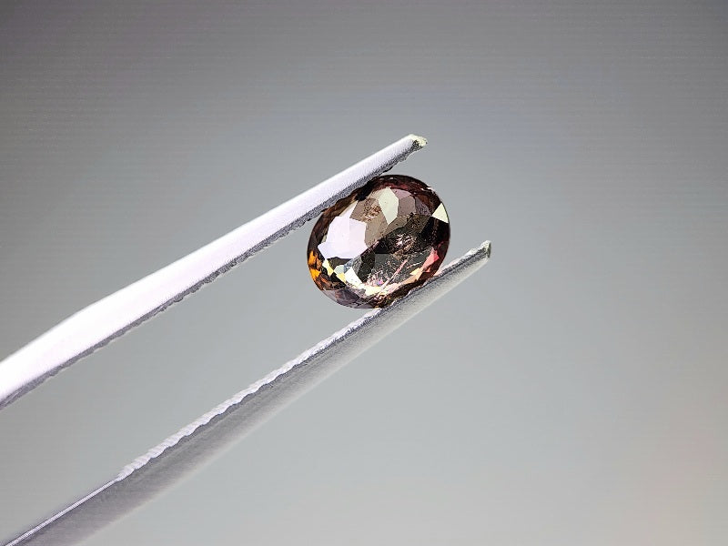 0556-3　アキシナイト　1.06ct