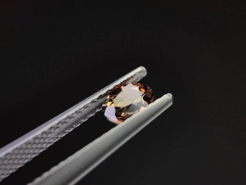 0556-5　アキシナイト　0.46ct