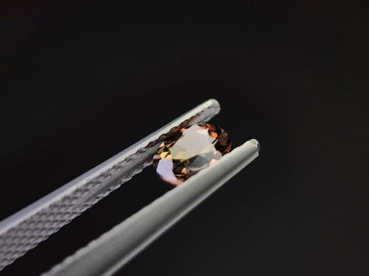 0556-5　アキシナイト　0.46ct