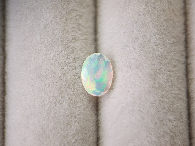 0909-2-15　オパール　0.42ct