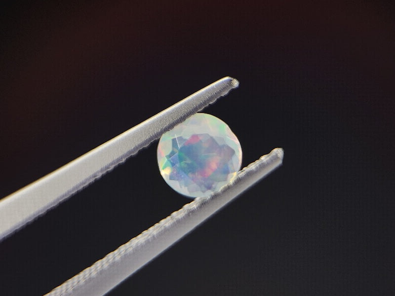 0909-4-4　オパール(欠けあり)　0.24ct