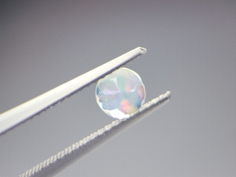 0909-4-4　オパール(欠けあり)　0.24ct