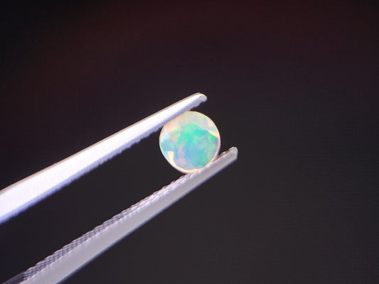 0909-4-7　オパール　0.27ct