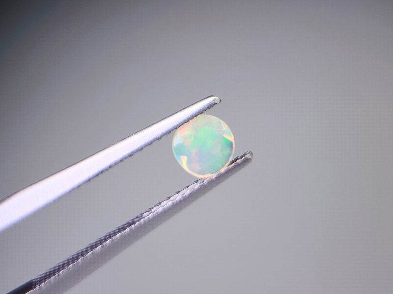 0909-4-7　オパール　0.27ct