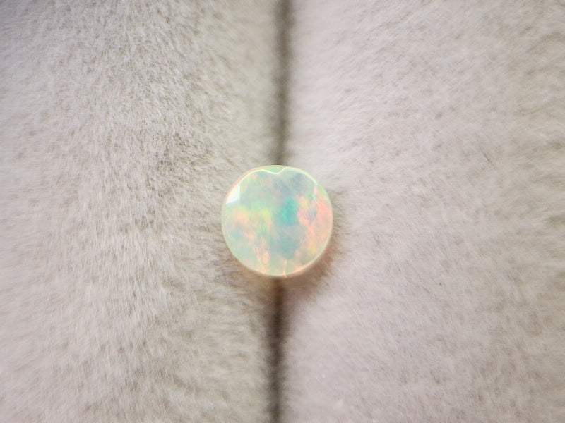 0909-4-7　オパール　0.27ct