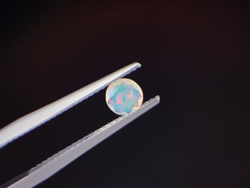 0909-4-8　オパール　0.17ct