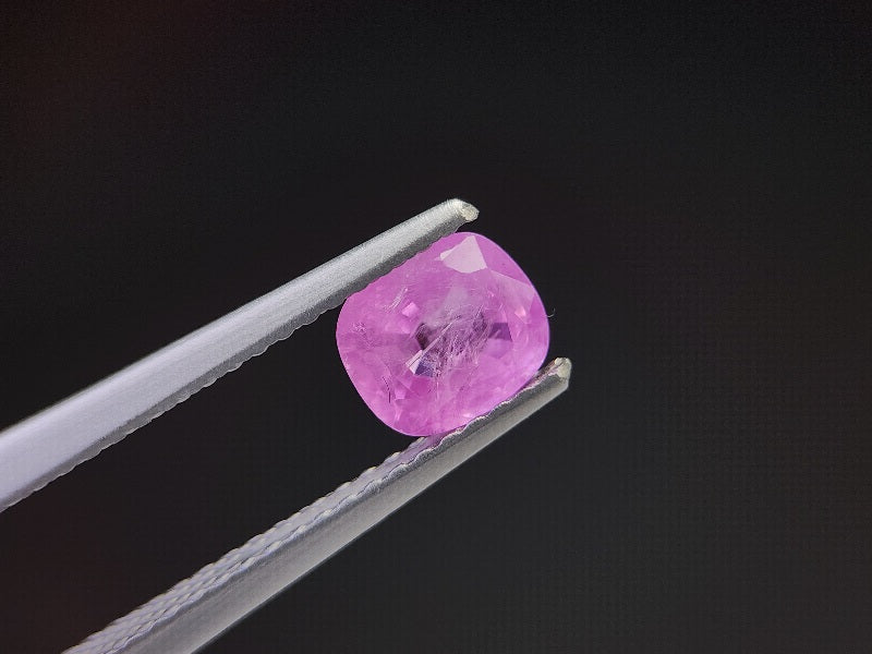 0904-47　サファイア　0.96ct