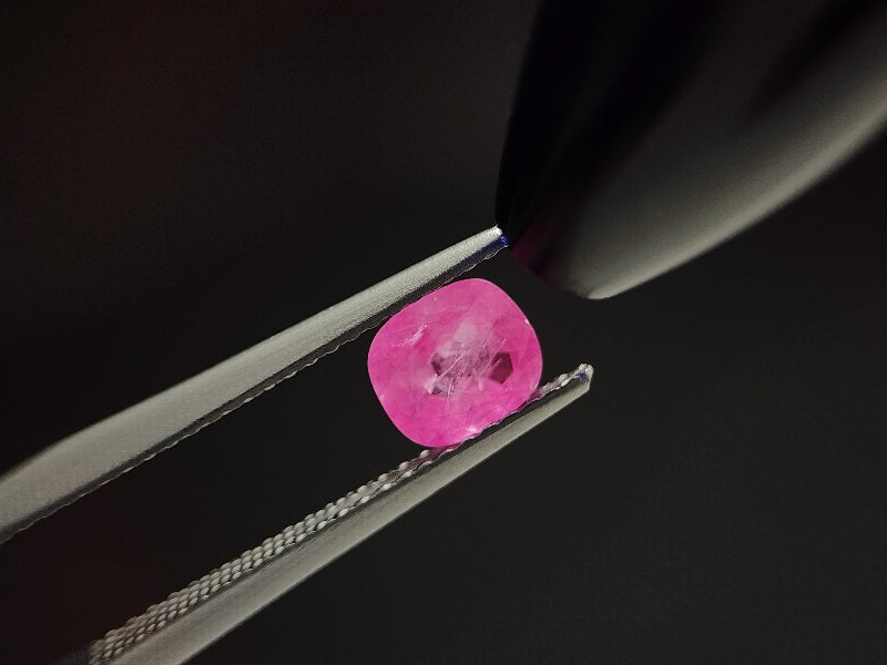 0904-47　サファイア　0.96ct