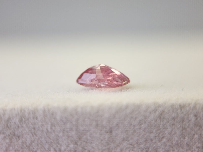 0904-53　サファイア　0.64ct