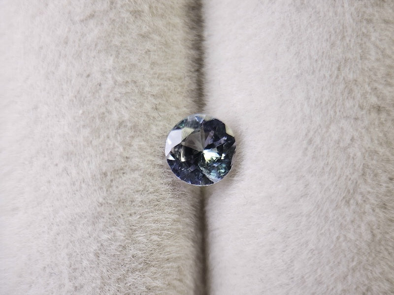 0657-30-1　ゾイサイト　0.37ct