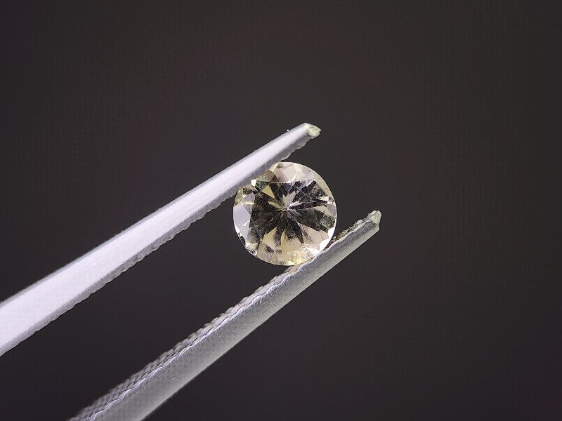 0657-31-1　ゾイサイト　0.44ct